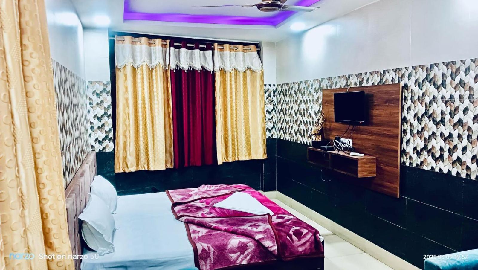Hotel Vishal Palace Unnāo Buitenkant foto